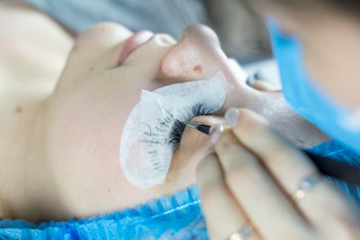 Eyelashes removal